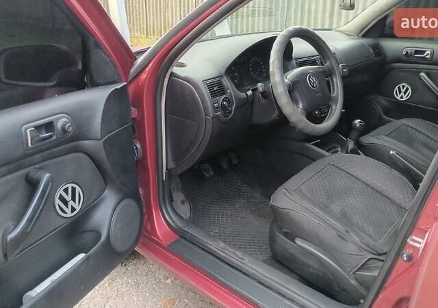 Червоний Фольксваген Гольф, об'ємом двигуна 1.39 л та пробігом 278 тис. км за 2250 $, фото 6 на Automoto.ua