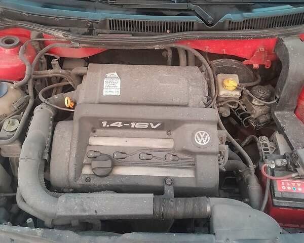 Красный Фольксваген Гольф, объемом двигателя 1.39 л и пробегом 263 тыс. км за 3200 $, фото 4 на Automoto.ua