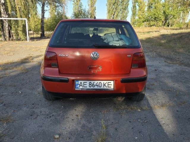 Красный Фольксваген Гольф, объемом двигателя 1.6 л и пробегом 280 тыс. км за 2760 $, фото 2 на Automoto.ua