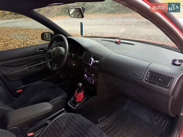 Красный Фольксваген Гольф, объемом двигателя 1.9 л и пробегом 499 тыс. км за 4300 $, фото 23 на Automoto.ua