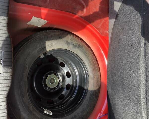 Червоний Фольксваген Гольф, об'ємом двигуна 1.39 л та пробігом 261 тис. км за 3000 $, фото 22 на Automoto.ua