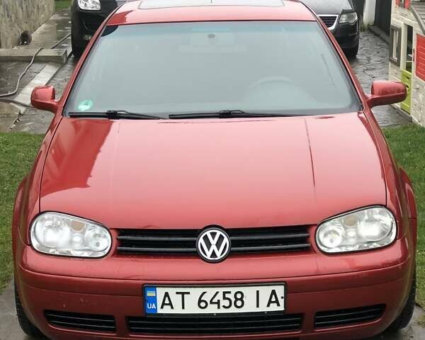 Червоний Фольксваген Гольф, об'ємом двигуна 1.39 л та пробігом 261 тис. км за 3000 $, фото 1 на Automoto.ua