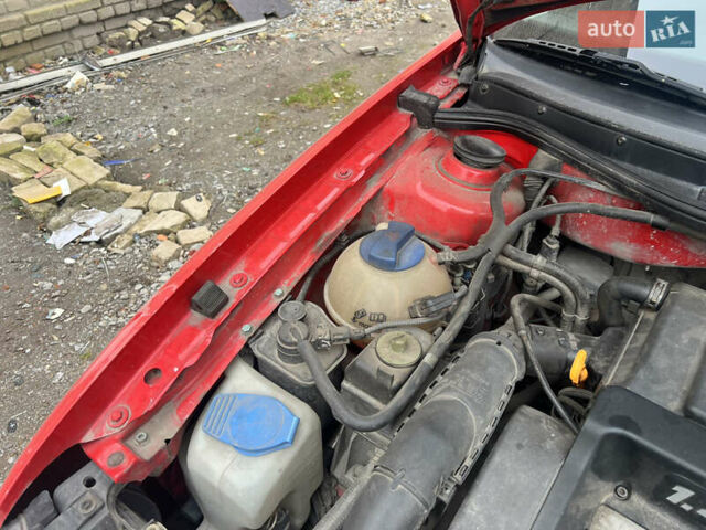 Красный Фольксваген Гольф, объемом двигателя 1.4 л и пробегом 180 тыс. км за 3200 $, фото 33 на Automoto.ua