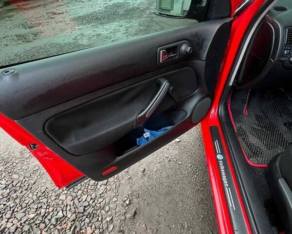 Червоний Фольксваген Гольф, об'ємом двигуна 1.39 л та пробігом 311 тис. км за 3400 $, фото 14 на Automoto.ua