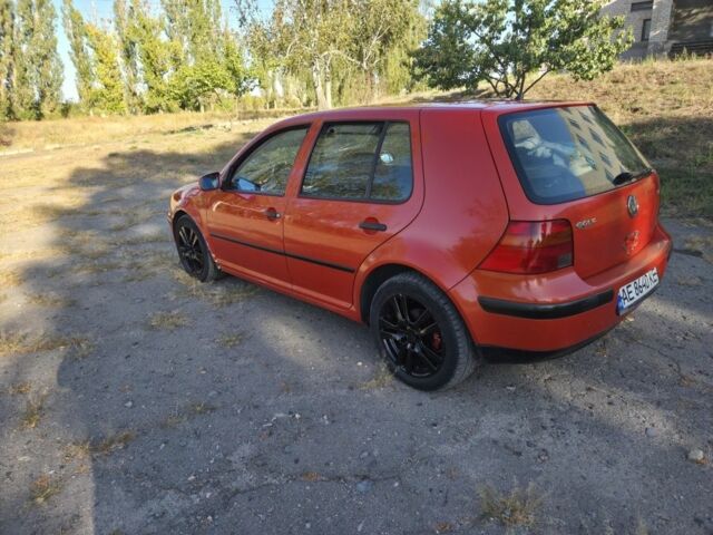 Красный Фольксваген Гольф, объемом двигателя 1.6 л и пробегом 280 тыс. км за 2760 $, фото 3 на Automoto.ua