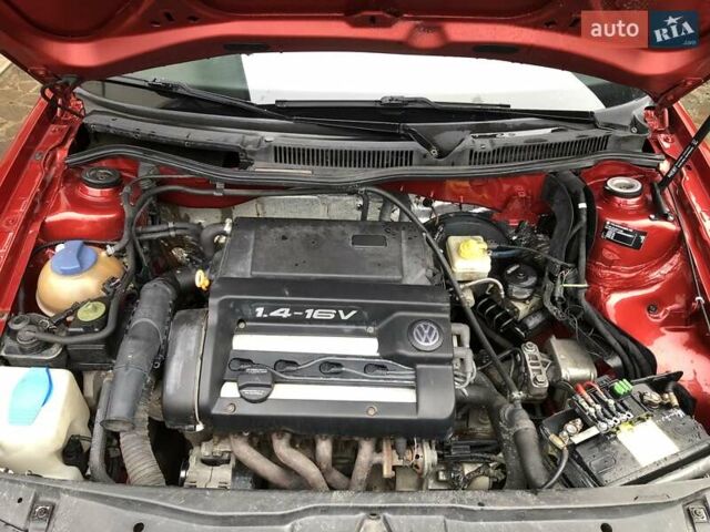 Червоний Фольксваген Гольф, об'ємом двигуна 1.39 л та пробігом 261 тис. км за 3000 $, фото 9 на Automoto.ua