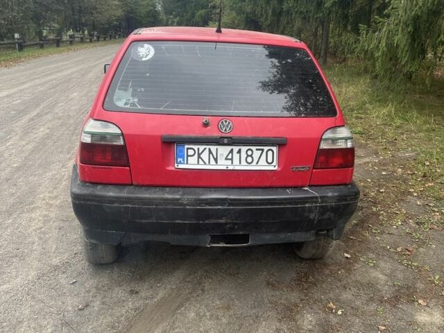 Красный Фольксваген Гольф, объемом двигателя 1.9 л и пробегом 300 тыс. км за 950 $, фото 4 на Automoto.ua