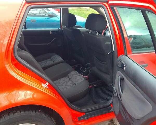 Червоний Фольксваген Гольф, об'ємом двигуна 1.39 л та пробігом 305 тис. км за 2800 $, фото 8 на Automoto.ua