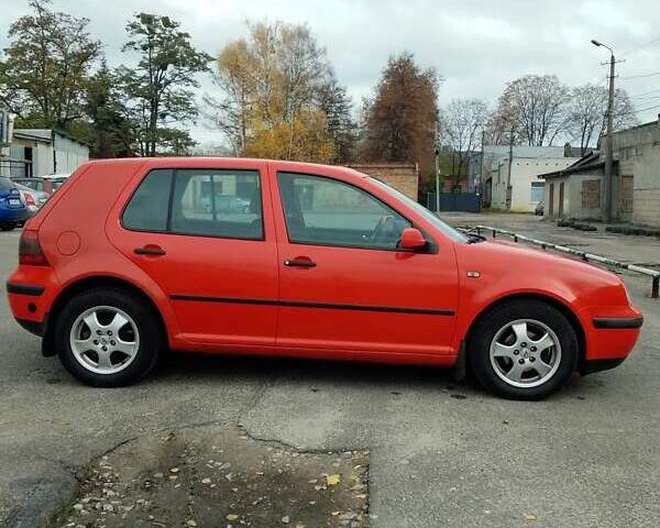 Червоний Фольксваген Гольф, об'ємом двигуна 1.39 л та пробігом 305 тис. км за 2800 $, фото 12 на Automoto.ua