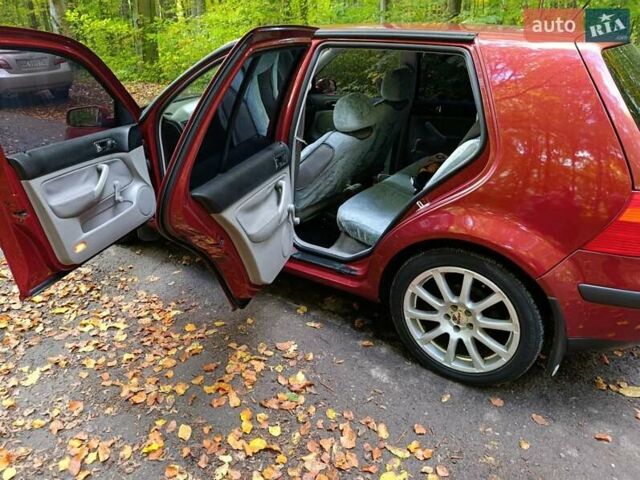 Красный Фольксваген Гольф, объемом двигателя 1.39 л и пробегом 229 тыс. км за 3500 $, фото 14 на Automoto.ua