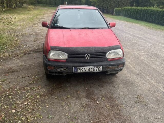 Красный Фольксваген Гольф, объемом двигателя 1.9 л и пробегом 300 тыс. км за 950 $, фото 1 на Automoto.ua