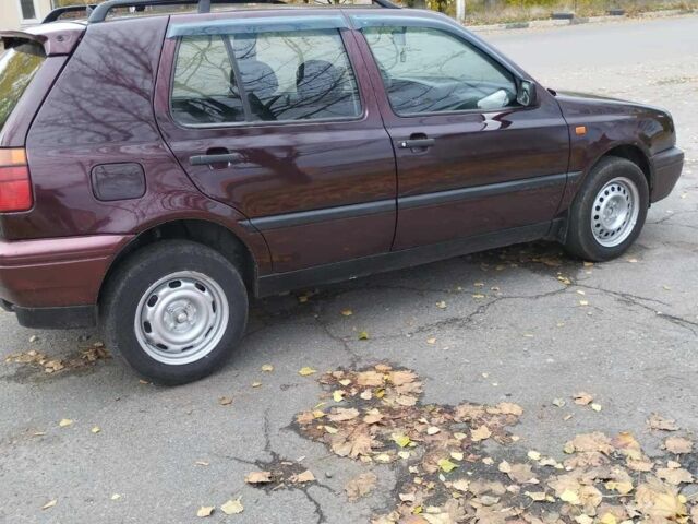 Фольксваген Гольф 1998 в Черкассах на Automoto.ua Красный Фольксваген Гольф, объемом двигателя 1 л и пробегом 1 тыс. км за 1550 $, фото 7 на Automoto.ua