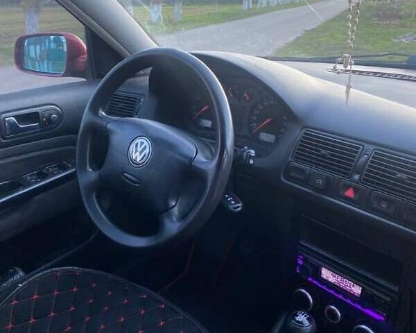 Червоний Фольксваген Гольф, об'ємом двигуна 1.6 л та пробігом 218 тис. км за 4200 $, фото 9 на Automoto.ua