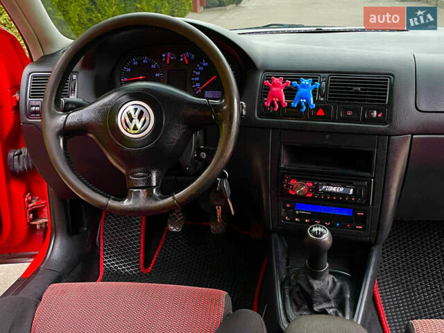 Червоний Фольксваген Гольф, об'ємом двигуна 1.6 л та пробігом 216 тис. км за 3200 $, фото 14 на Automoto.ua
