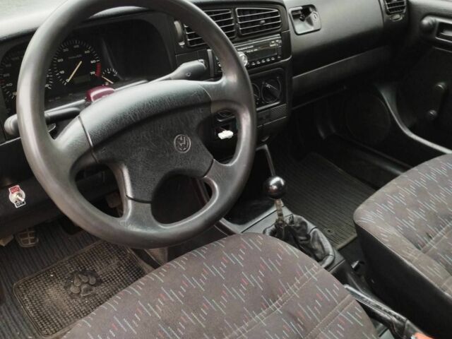 Фольксваген Гольф 1998 в Черкассах на Automoto.ua Красный Фольксваген Гольф, объемом двигателя 1 л и пробегом 1 тыс. км за 1550 $, фото 4 на Automoto.ua