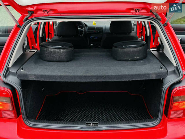 Червоний Фольксваген Гольф, об'ємом двигуна 1.4 л та пробігом 240 тис. км за 2999 $, фото 23 на Automoto.ua