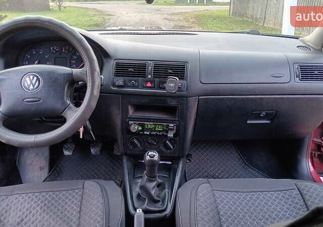 Червоний Фольксваген Гольф, об'ємом двигуна 1.39 л та пробігом 278 тис. км за 2250 $, фото 10 на Automoto.ua