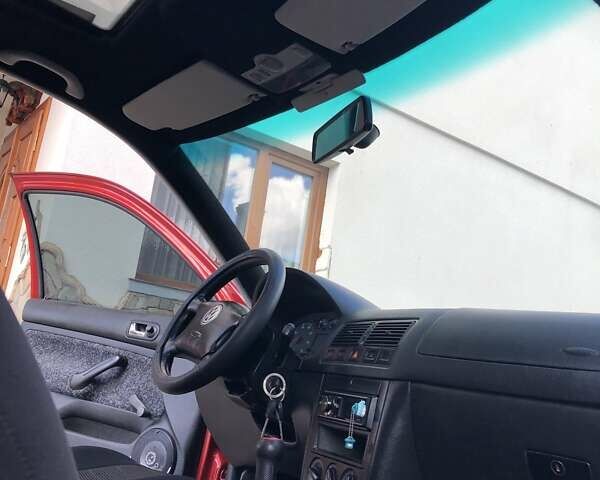 Червоний Фольксваген Гольф, об'ємом двигуна 1.39 л та пробігом 261 тис. км за 3000 $, фото 25 на Automoto.ua