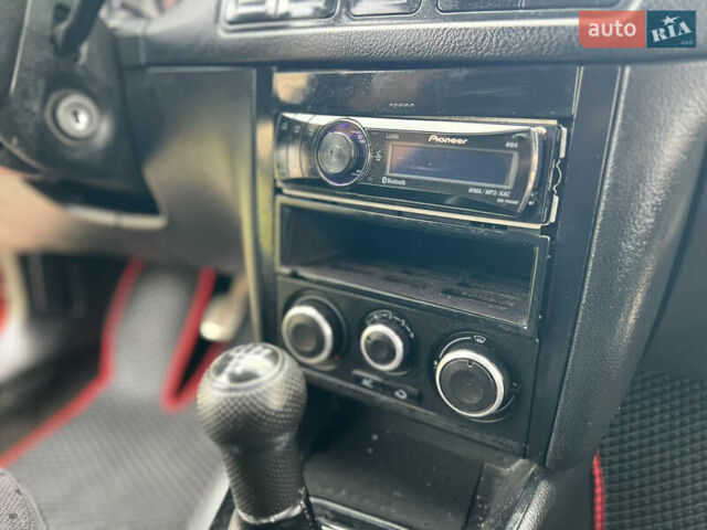 Фольксваген Гольф 1998 у Тульчине на Automoto.ua Червоний Фольксваген Гольф, об'ємом двигуна 1.39 л та пробігом 300 тис. км за 3000 $, фото 22 на Automoto.ua