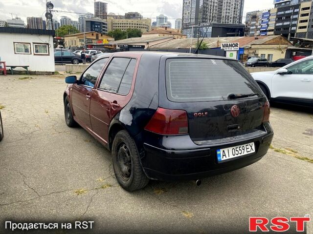 Красный Фольксваген Гольф, объемом двигателя 1.6 л и пробегом 310 тыс. км за 2000 $, фото 3 на Automoto.ua