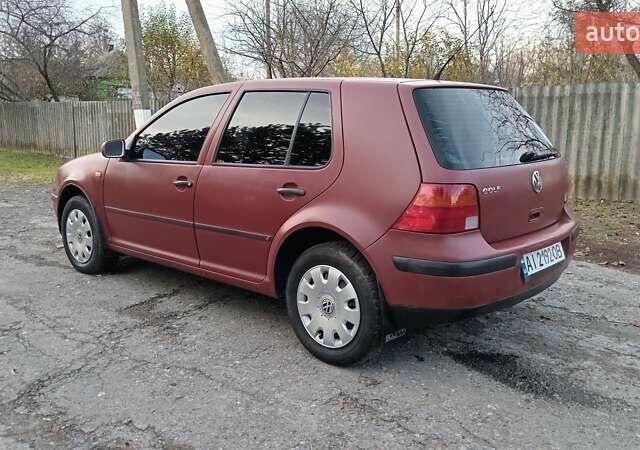 Червоний Фольксваген Гольф, об'ємом двигуна 1.39 л та пробігом 278 тис. км за 2250 $, фото 2 на Automoto.ua
