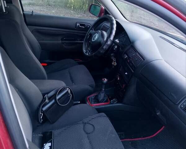 Червоний Фольксваген Гольф, об'ємом двигуна 1.6 л та пробігом 298 тис. км за 4100 $, фото 5 на Automoto.ua