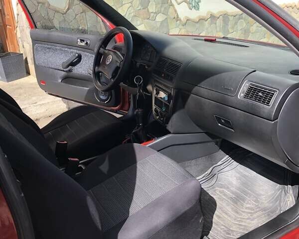 Червоний Фольксваген Гольф, об'ємом двигуна 1.39 л та пробігом 261 тис. км за 3000 $, фото 21 на Automoto.ua