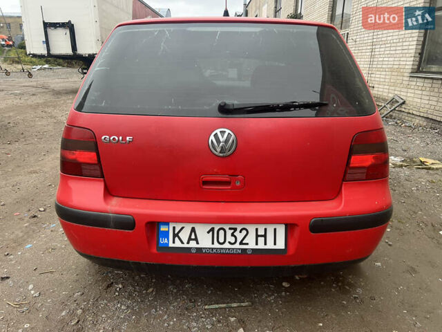 Красный Фольксваген Гольф, объемом двигателя 1.4 л и пробегом 180 тыс. км за 3200 $, фото 12 на Automoto.ua