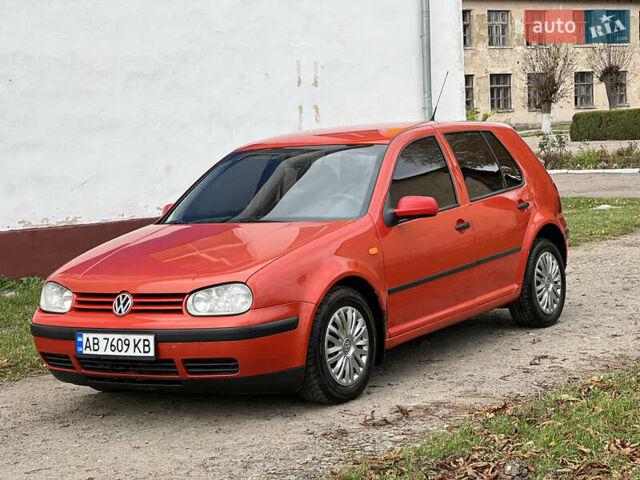 Красный Фольксваген Гольф, объемом двигателя 1.39 л и пробегом 308 тыс. км за 3000 $, фото 2 на Automoto.ua