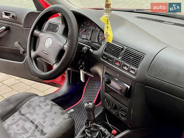 Червоний Фольксваген Гольф, об'ємом двигуна 1.4 л та пробігом 240 тис. км за 2999 $, фото 22 на Automoto.ua
