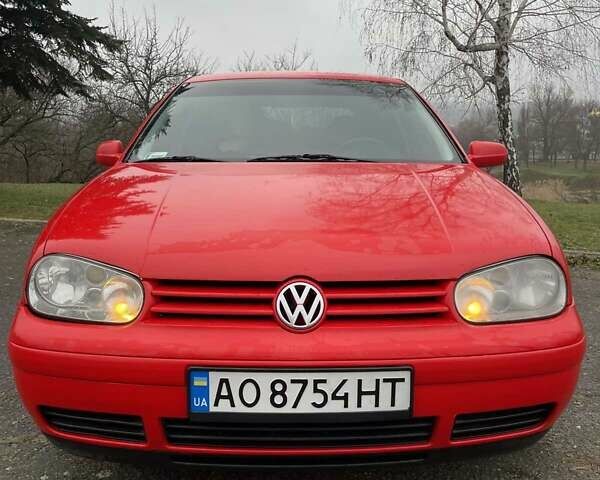 Красный Фольксваген Гольф, объемом двигателя 1.6 л и пробегом 70 тыс. км за 4250 $, фото 1 на Automoto.ua