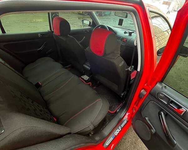 Червоний Фольксваген Гольф, об'ємом двигуна 1.39 л та пробігом 311 тис. км за 3400 $, фото 18 на Automoto.ua