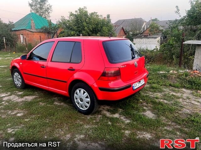 Красный Фольксваген Гольф, объемом двигателя 1.4 л и пробегом 324 тыс. км за 3500 $, фото 11 на Automoto.ua