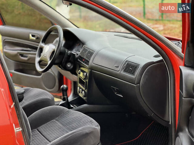 Фольксваген Гольф 1998 у Тульчине на Automoto.ua Червоний Фольксваген Гольф, об'ємом двигуна 1.39 л та пробігом 300 тис. км за 3000 $, фото 20 на Automoto.ua