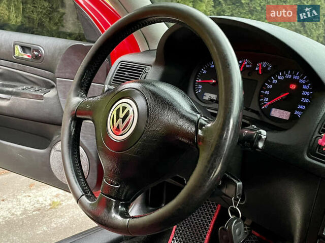 Червоний Фольксваген Гольф, об'ємом двигуна 1.6 л та пробігом 216 тис. км за 3200 $, фото 19 на Automoto.ua