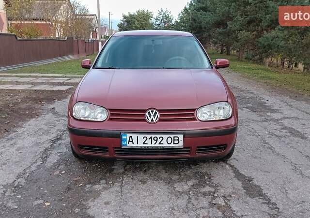 Червоний Фольксваген Гольф, об'ємом двигуна 1.39 л та пробігом 278 тис. км за 2250 $, фото 5 на Automoto.ua