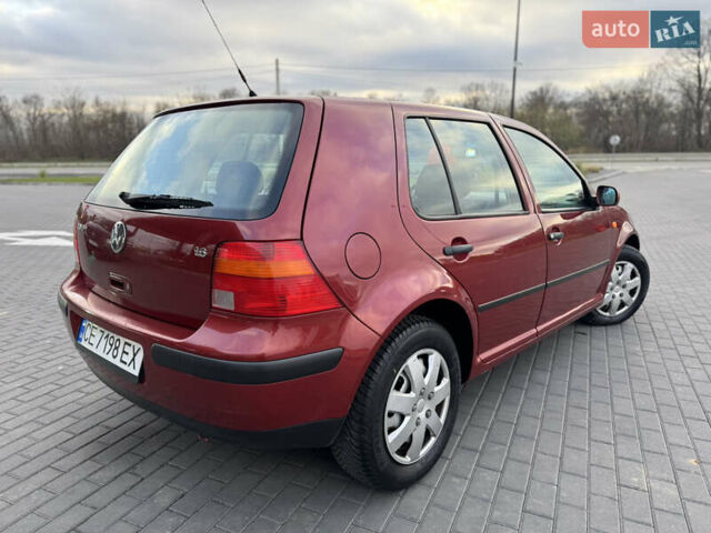 Красный Фольксваген Гольф, объемом двигателя 1.6 л и пробегом 179 тыс. км за 4100 $, фото 3 на Automoto.ua