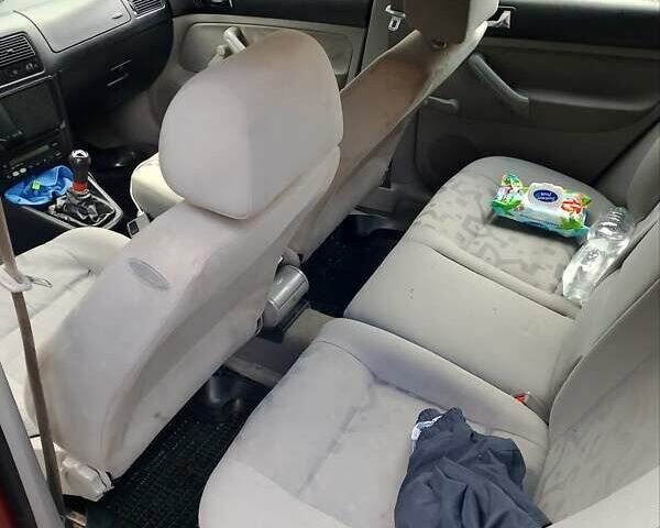 Червоний Фольксваген Гольф, об'ємом двигуна 1.6 л та пробігом 370 тис. км за 2900 $, фото 2 на Automoto.ua