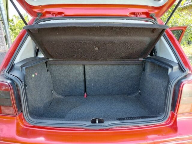 Красный Фольксваген Гольф, объемом двигателя 1.9 л и пробегом 363 тыс. км за 3700 $, фото 9 на Automoto.ua