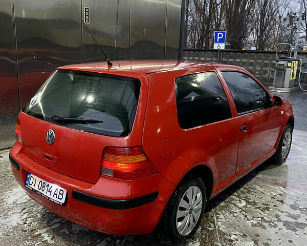 Красный Фольксваген Гольф, объемом двигателя 1.39 л и пробегом 322 тыс. км за 2850 $, фото 4 на Automoto.ua