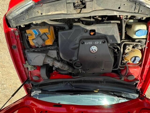 Красный Фольксваген Гольф, объемом двигателя 1.6 л и пробегом 310 тыс. км за 2800 $, фото 7 на Automoto.ua