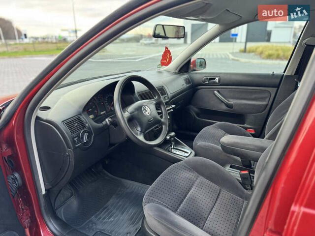 Красный Фольксваген Гольф, объемом двигателя 1.6 л и пробегом 179 тыс. км за 4100 $, фото 8 на Automoto.ua