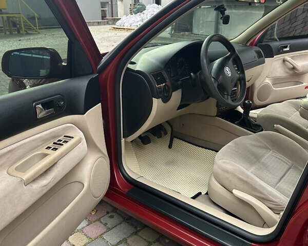 Красный Фольксваген Гольф, объемом двигателя 1.39 л и пробегом 255 тыс. км за 4200 $, фото 10 на Automoto.ua