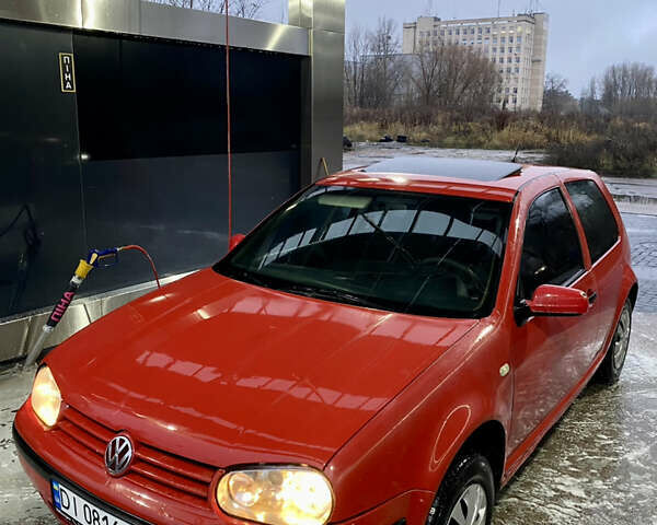 Красный Фольксваген Гольф, объемом двигателя 1.39 л и пробегом 322 тыс. км за 2850 $, фото 2 на Automoto.ua
