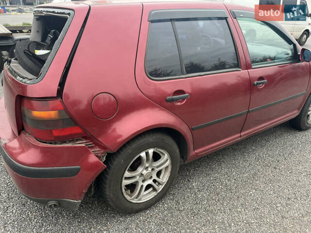 Красный Фольксваген Гольф, объемом двигателя 1.6 л и пробегом 349 тыс. км за 1500 $, фото 5 на Automoto.ua