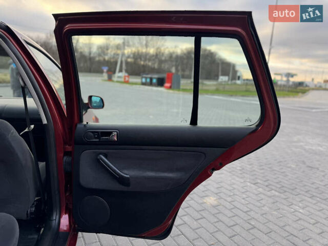 Красный Фольксваген Гольф, объемом двигателя 1.6 л и пробегом 179 тыс. км за 4100 $, фото 15 на Automoto.ua