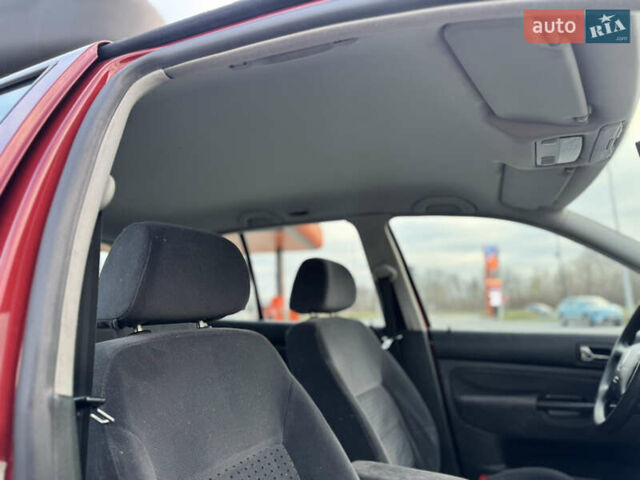 Красный Фольксваген Гольф, объемом двигателя 1.6 л и пробегом 179 тыс. км за 4100 $, фото 18 на Automoto.ua