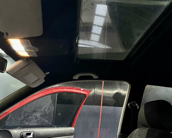 Красный Фольксваген Гольф, объемом двигателя 1.39 л и пробегом 322 тыс. км за 2850 $, фото 6 на Automoto.ua