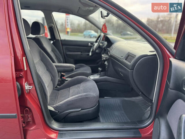 Красный Фольксваген Гольф, объемом двигателя 1.6 л и пробегом 179 тыс. км за 4100 $, фото 17 на Automoto.ua