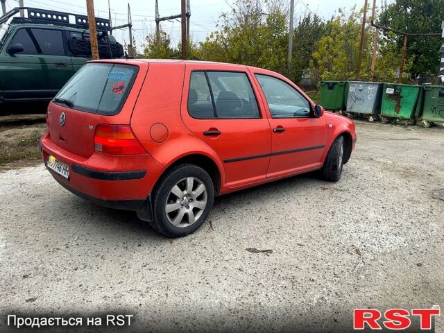 Червоний Фольксваген Гольф, об'ємом двигуна 1.6 л та пробігом 128 тис. км за 3200 $, фото 4 на Automoto.ua